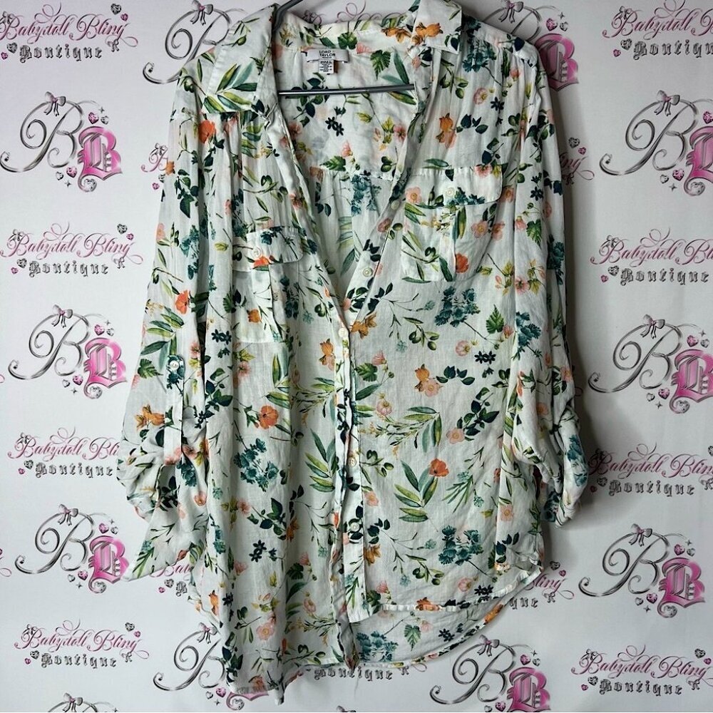 Lord & Taylor top flowy Green Sleeve Button Down Shirt tropical flowers